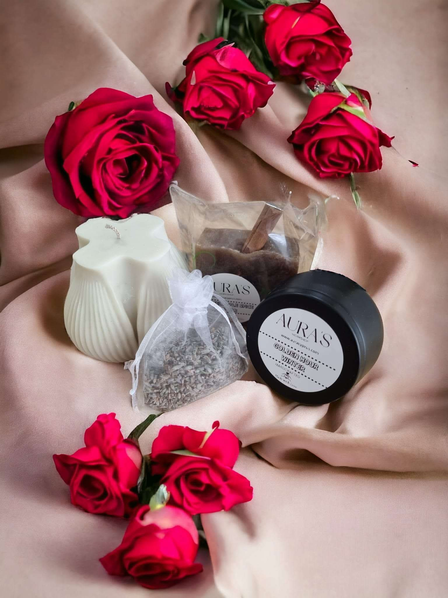 Valentine's Gift Set: 2 x Candles, Soap & Lavender Bliss